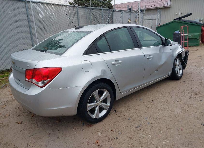 Photo 4 of 2015 Chevrolet Cruze 2LT AUTO (VIN 1G1PE5SB5F7195579)