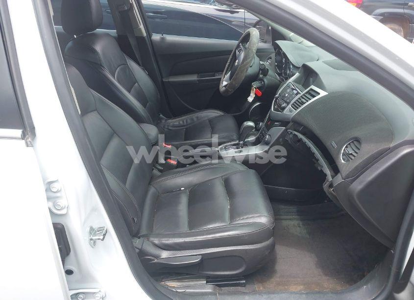 Photo 5 of 2015 Chevrolet Cruze 2LT AUTO (VIN 1G1PE5SB5F7211697)