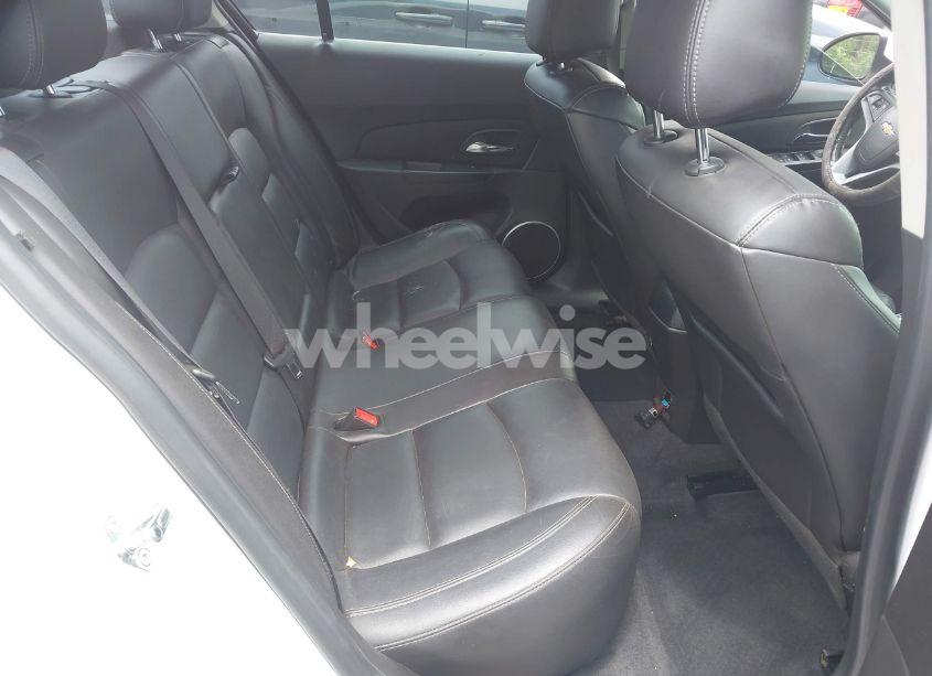 Photo 8 of 2015 Chevrolet Cruze 2LT AUTO (VIN 1G1PE5SB5F7211697)