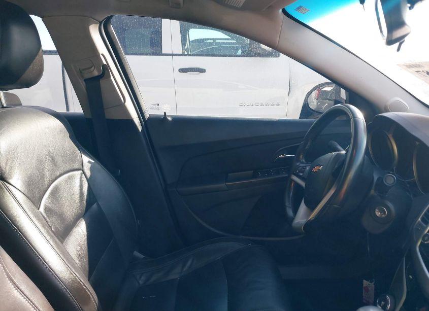 Photo 5 of 2015 Chevrolet Cruze 2LT AUTO (VIN 1G1PE5SB5F7229312)