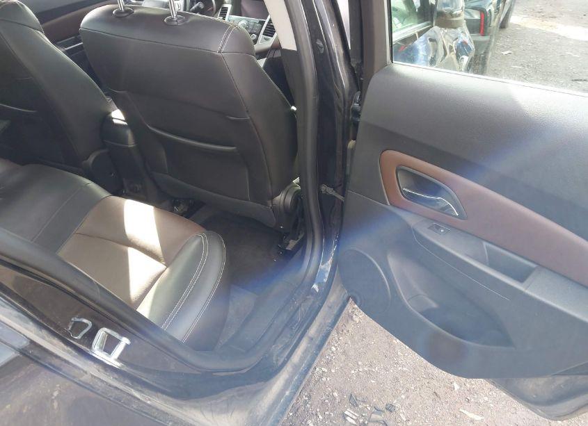 Photo 8 of 2015 Chevrolet Cruze 2LT AUTO (VIN 1G1PE5SB5F7233635)