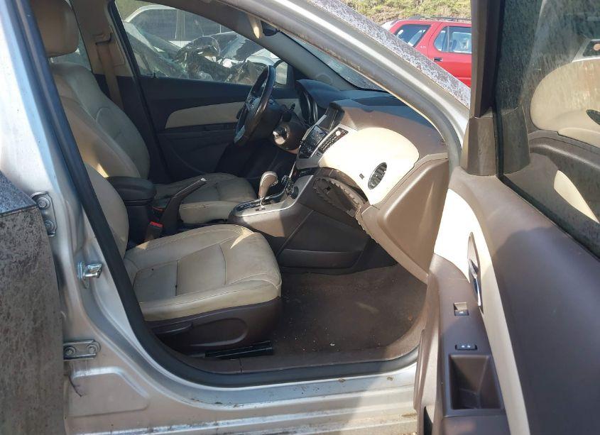 Photo 5 of 2015 Chevrolet Cruze 2LT AUTO (VIN 1G1PE5SB5F7275206)