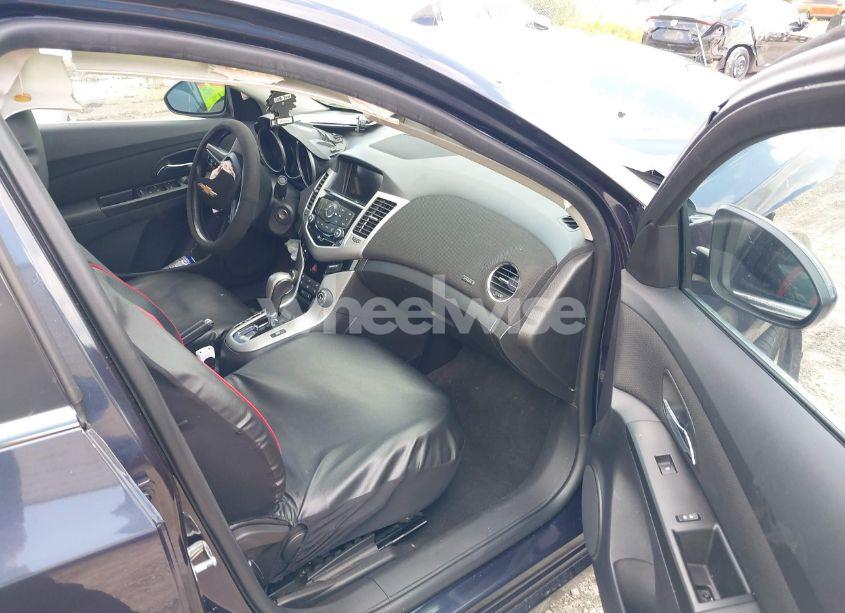 Photo 5 of 2015 Chevrolet Cruze 2LT AUTO (VIN 1G1PE5SB5F7285315)