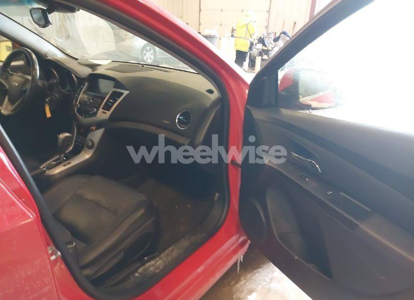 Photo 5 of 2015 Chevrolet Cruze 2LT AUTO (VIN 1G1PE5SB5F7296296)