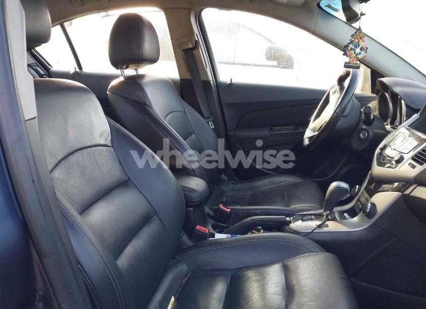 Photo 5 of 2013 Chevrolet Cruze 2LT AUTO (VIN 1G1PE5SB6D7132035)