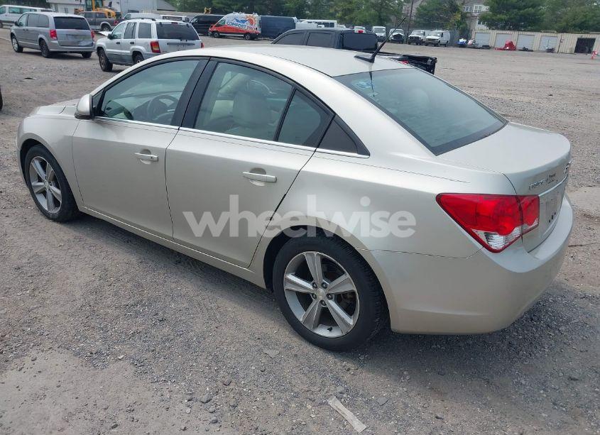 Photo 3 of 2013 Chevrolet Cruze 2LT AUTO (VIN 1G1PE5SB6D7200107)