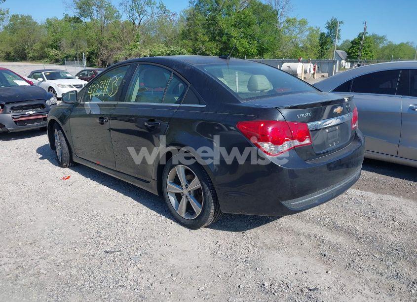 Photo 3 of 2013 Chevrolet Cruze 2LT AUTO (VIN 1G1PE5SB6D7239957)