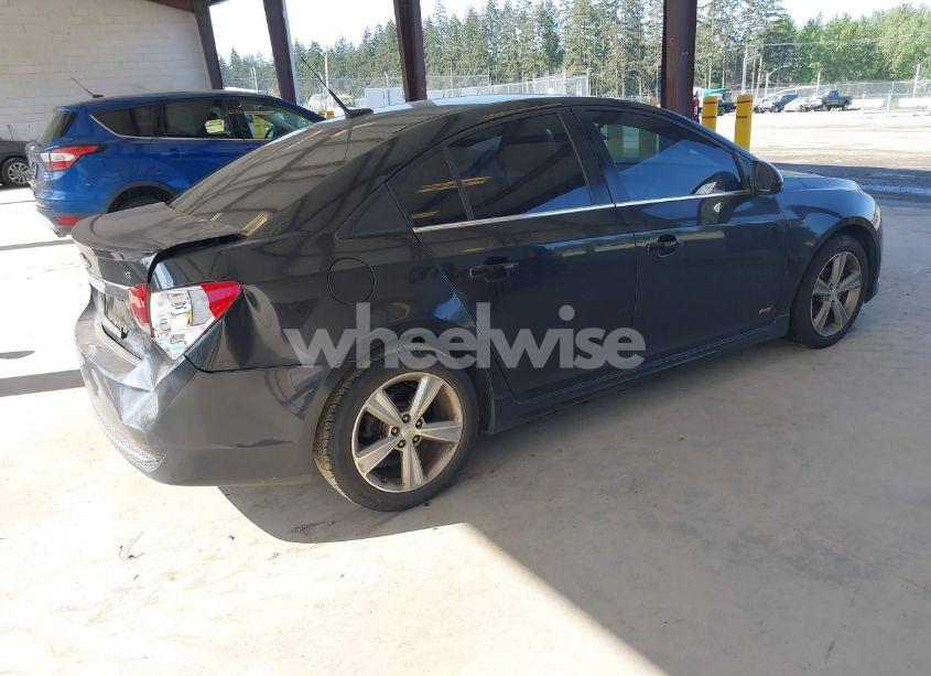 Photo 4 of 2014 Chevrolet Cruze 2LT AUTO (VIN 1G1PE5SB6E7260163)