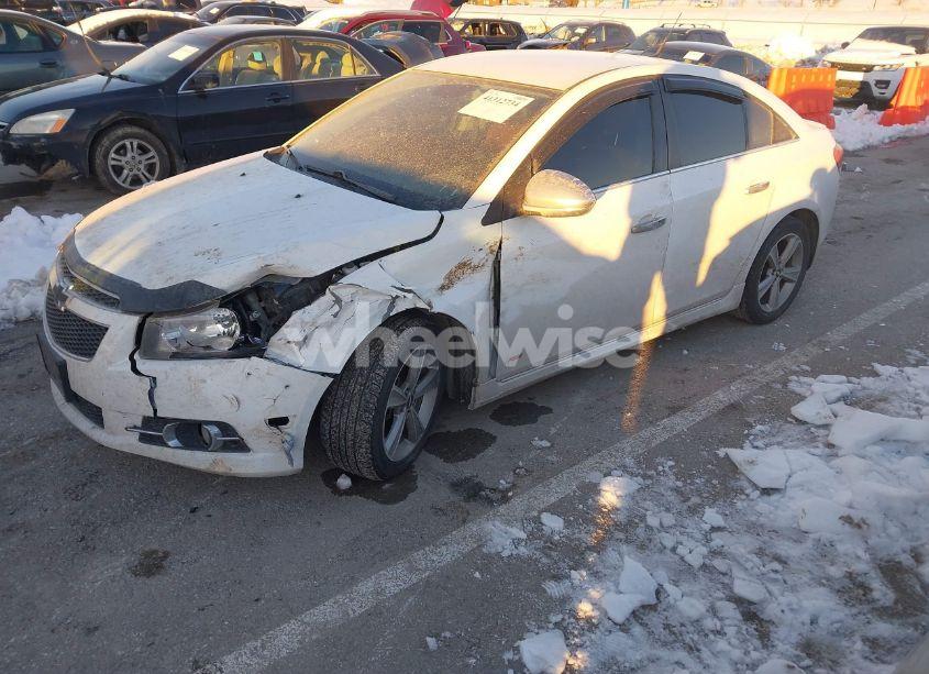 Photo 2 of 2014 Chevrolet Cruze 2LT AUTO (VIN 1G1PE5SB6E7323634)