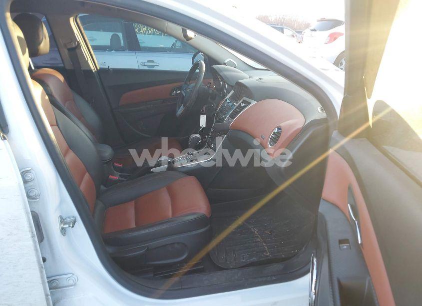 Photo 5 of 2014 Chevrolet Cruze 2LT AUTO (VIN 1G1PE5SB6E7323634)