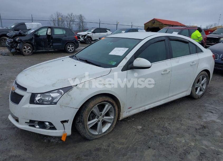 Photo 2 of 2014 Chevrolet Cruze 2LT AUTO (VIN 1G1PE5SB6E7327523)