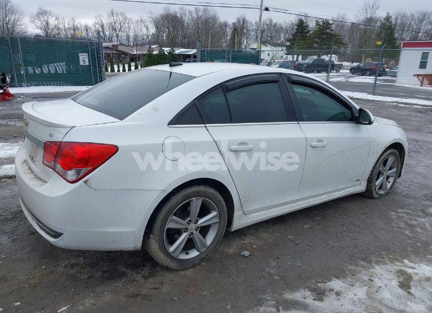 Photo 4 of 2014 Chevrolet Cruze 2LT AUTO (VIN 1G1PE5SB6E7327523)