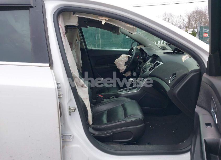 Photo 5 of 2014 Chevrolet Cruze 2LT AUTO (VIN 1G1PE5SB6E7327523)