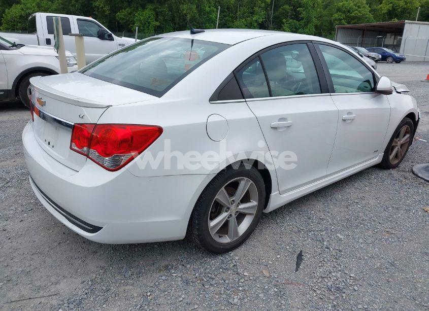 Photo 4 of 2014 Chevrolet Cruze 2LT AUTO (VIN 1G1PE5SB6E7370081)