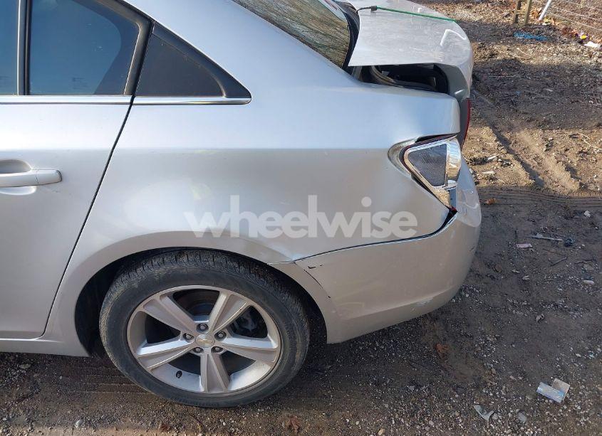 Photo 12 of 2015 Chevrolet Cruze 2LT AUTO (VIN 1G1PE5SB6F7173896)