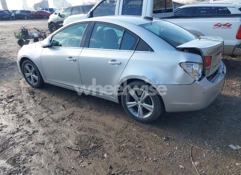 Photo 3 of 2015 Chevrolet Cruze 2LT AUTO (VIN 1G1PE5SB6F7173896)