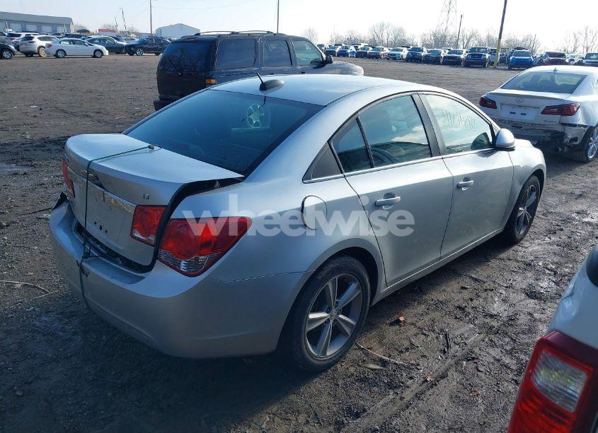 Photo 4 of 2015 Chevrolet Cruze 2LT AUTO (VIN 1G1PE5SB6F7173896)