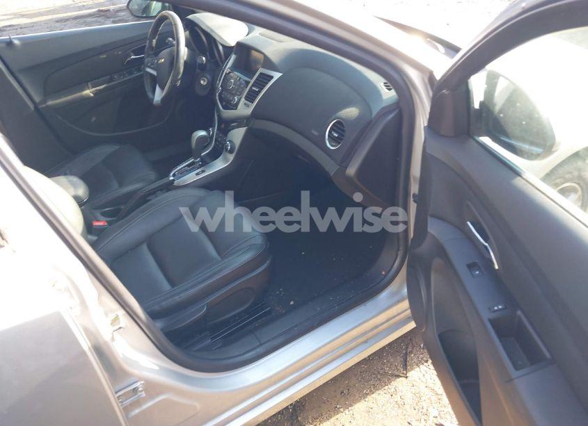 Photo 5 of 2015 Chevrolet Cruze 2LT AUTO (VIN 1G1PE5SB6F7173896)