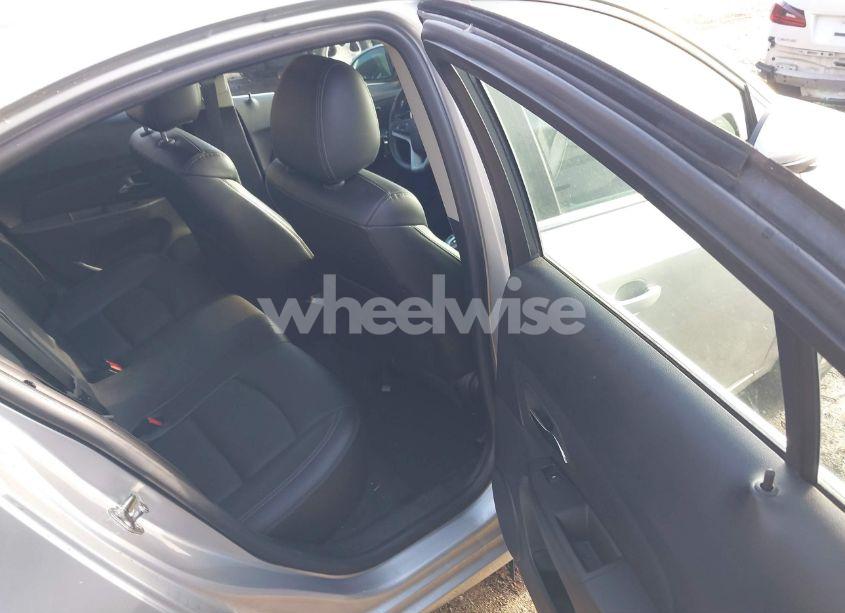 Photo 8 of 2015 Chevrolet Cruze 2LT AUTO (VIN 1G1PE5SB6F7173896)