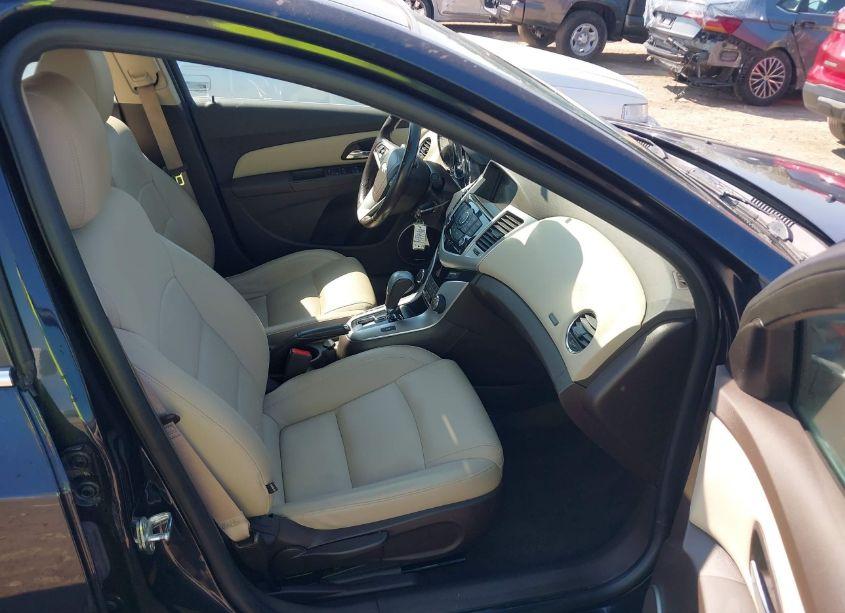 Photo 5 of 2015 Chevrolet Cruze 2LT AUTO (VIN 1G1PE5SB6F7218562)