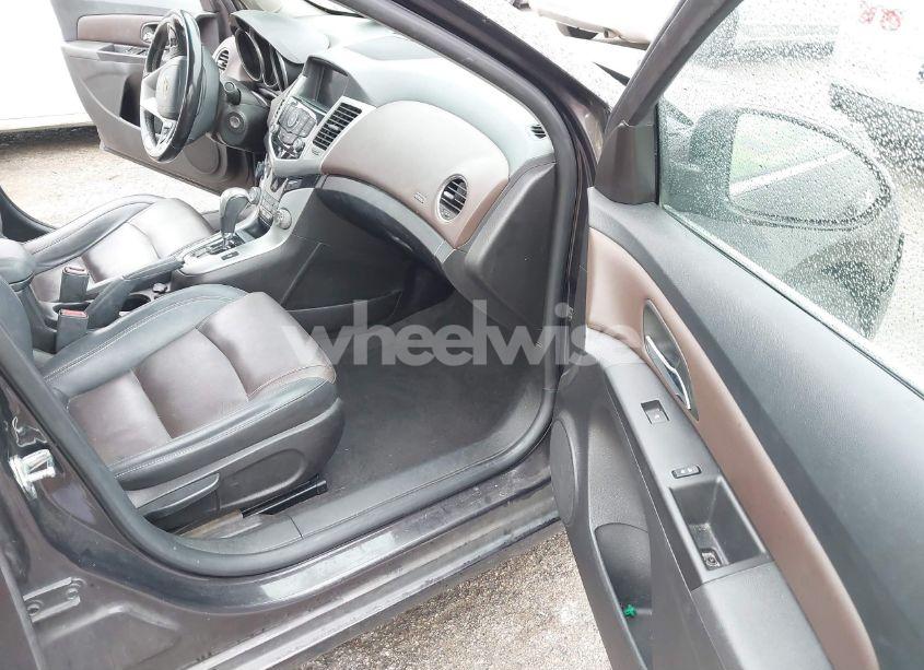 Photo 5 of 2015 Chevrolet Cruze 2LT AUTO (VIN 1G1PE5SB6F7221199)