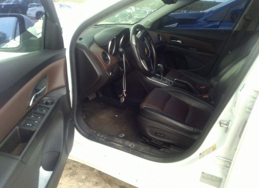 Photo 5 of 2015 Chevrolet Cruze 2LT AUTO (VIN 1G1PE5SB6F7223891)