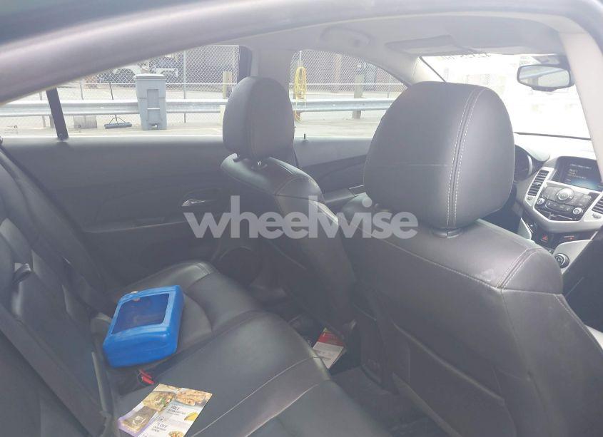 Photo 8 of 2015 Chevrolet Cruze 2LT AUTO (VIN 1G1PE5SB6F7275599)