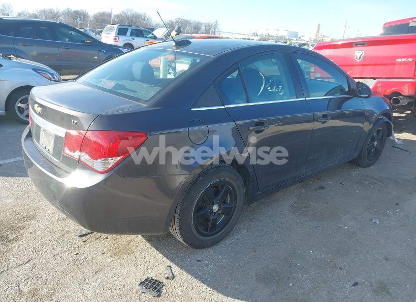 Photo 4 of 2016 Chevrolet Cruze LIMITED 1LT AUTO (VIN 1G1PE5SB6G7170689)