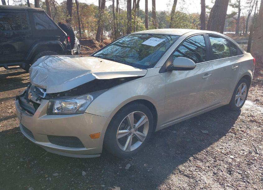 Photo 2 of 2013 Chevrolet Cruze 2LT AUTO (VIN 1G1PE5SB7D7103465)