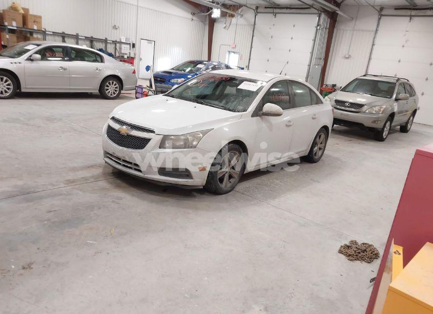 Photo 2 of 2013 Chevrolet Cruze 2LT AUTO (VIN 1G1PE5SB7D7129385)