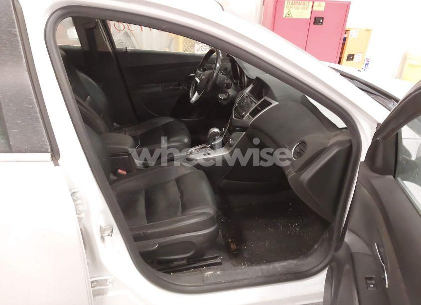 Photo 5 of 2013 Chevrolet Cruze 2LT AUTO (VIN 1G1PE5SB7D7129385)
