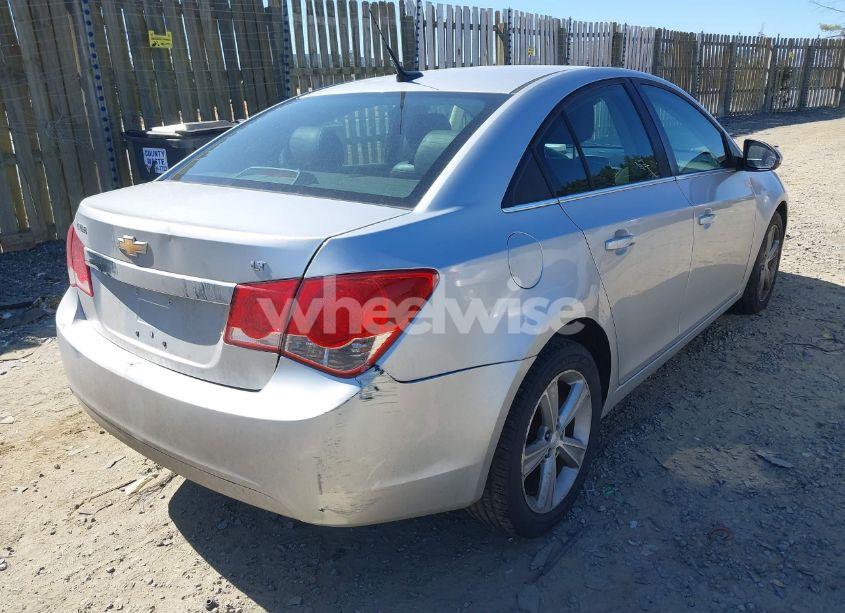 Photo 4 of 2013 Chevrolet Cruze 2LT AUTO (VIN 1G1PE5SB7D7144856)