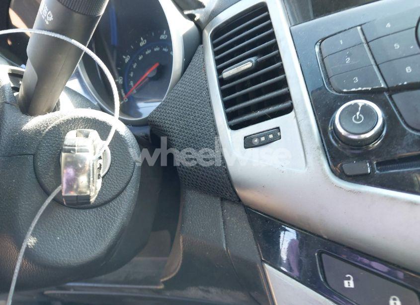 Photo 11 of 2013 Chevrolet Cruze 2LT AUTO (VIN 1G1PE5SB7D7183723)