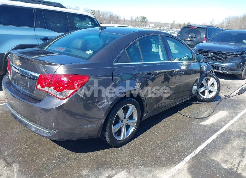 Photo 4 of 2014 Chevrolet Cruze 2LT AUTO (VIN 1G1PE5SB7E7200554)