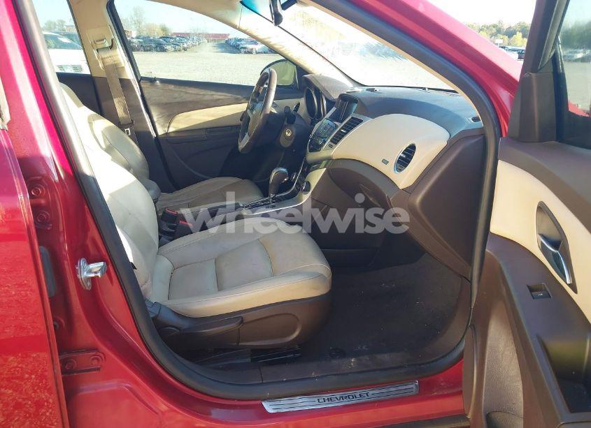 Photo 5 of 2014 Chevrolet Cruze 2LT AUTO (VIN 1G1PE5SB7E7357243)