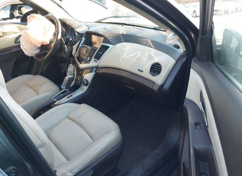 Photo 5 of 2014 Chevrolet Cruze 2LT AUTO (VIN 1G1PE5SB7E7477320)