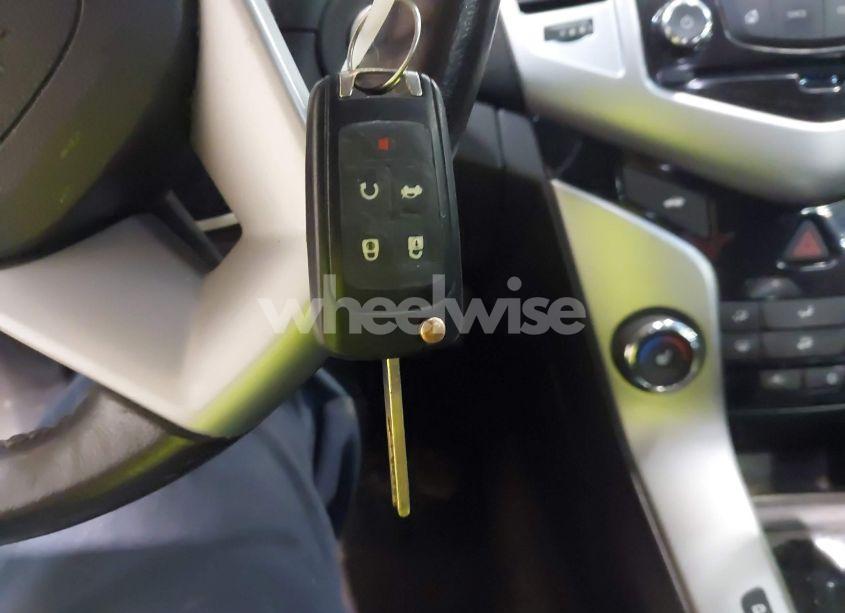 Photo 11 of 2015 Chevrolet Cruze 2LT AUTO (VIN 1G1PE5SB7F7105851)