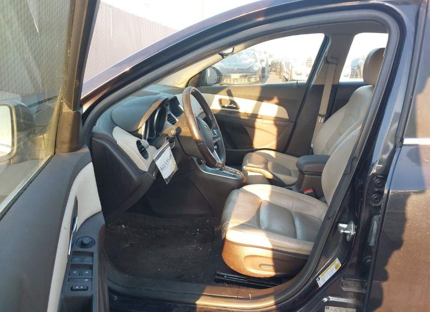 Photo 5 of 2015 Chevrolet Cruze 2LT AUTO (VIN 1G1PE5SB7F7183966)