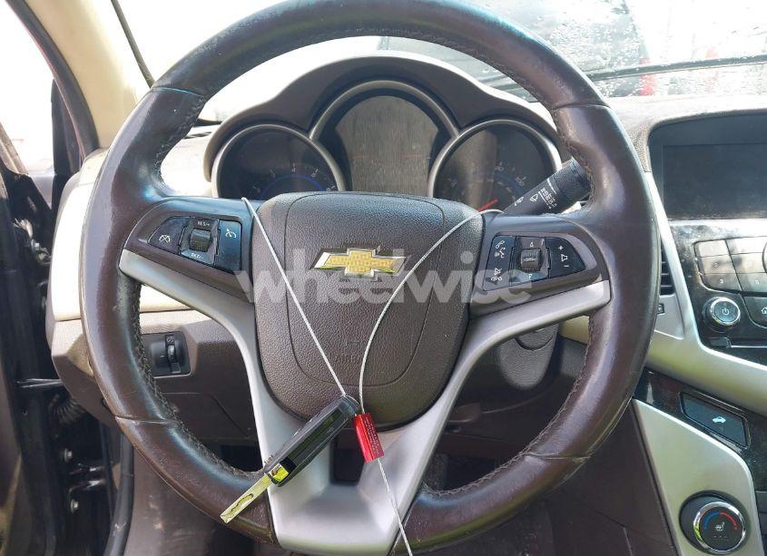 Photo 11 of 2015 Chevrolet Cruze 2LT AUTO (VIN 1G1PE5SB7F7186267)