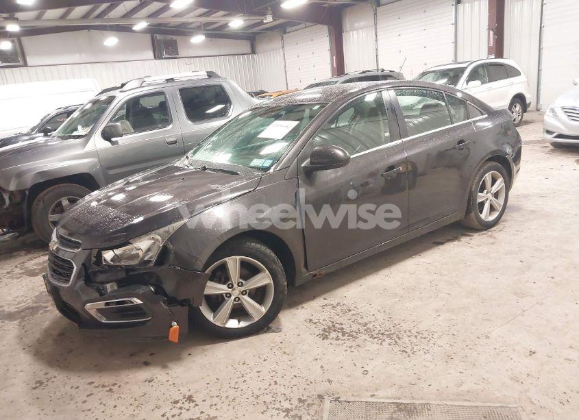 Photo 2 of 2015 Chevrolet Cruze 2LT AUTO (VIN 1G1PE5SB7F7233331)