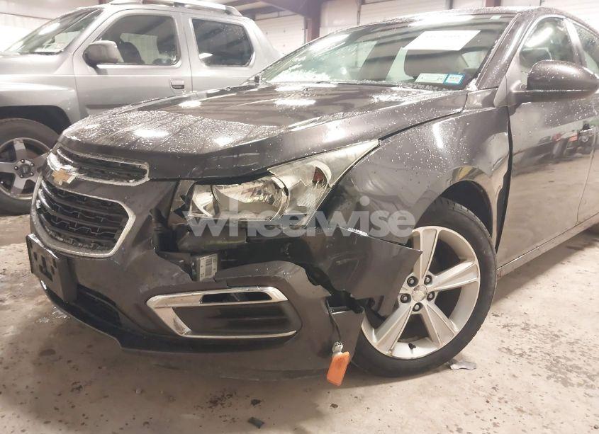 Photo 6 of 2015 Chevrolet Cruze 2LT AUTO (VIN 1G1PE5SB7F7233331)