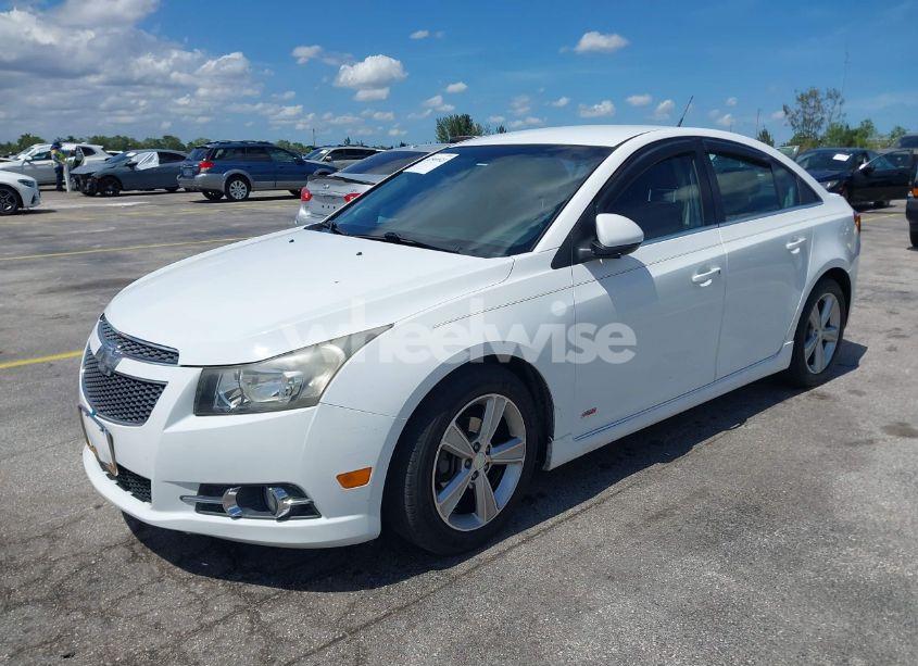Photo 2 of 2013 Chevrolet Cruze 2LT AUTO (VIN 1G1PE5SB8D7227521)