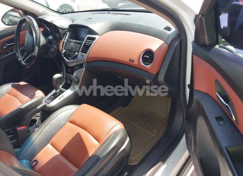 Photo 5 of 2013 Chevrolet Cruze 2LT AUTO (VIN 1G1PE5SB8D7227521)