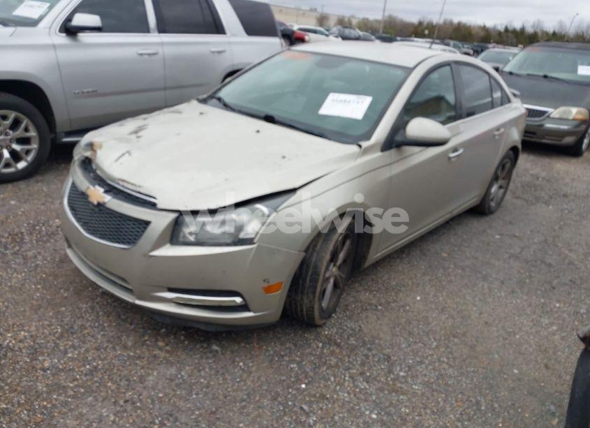 Photo 2 of 2013 Chevrolet Cruze 2LT AUTO (VIN 1G1PE5SB8D7270546)
