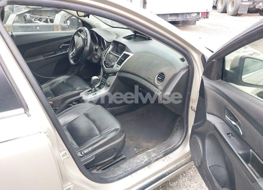 Photo 5 of 2013 Chevrolet Cruze 2LT AUTO (VIN 1G1PE5SB8D7270546)
