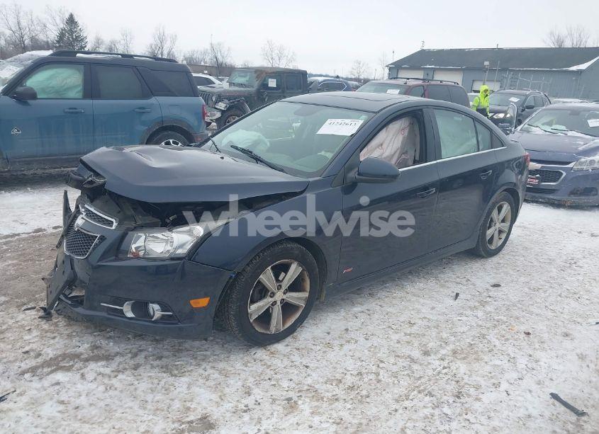 Photo 2 of 2014 Chevrolet Cruze 2LT AUTO (VIN 1G1PE5SB8E7206394)