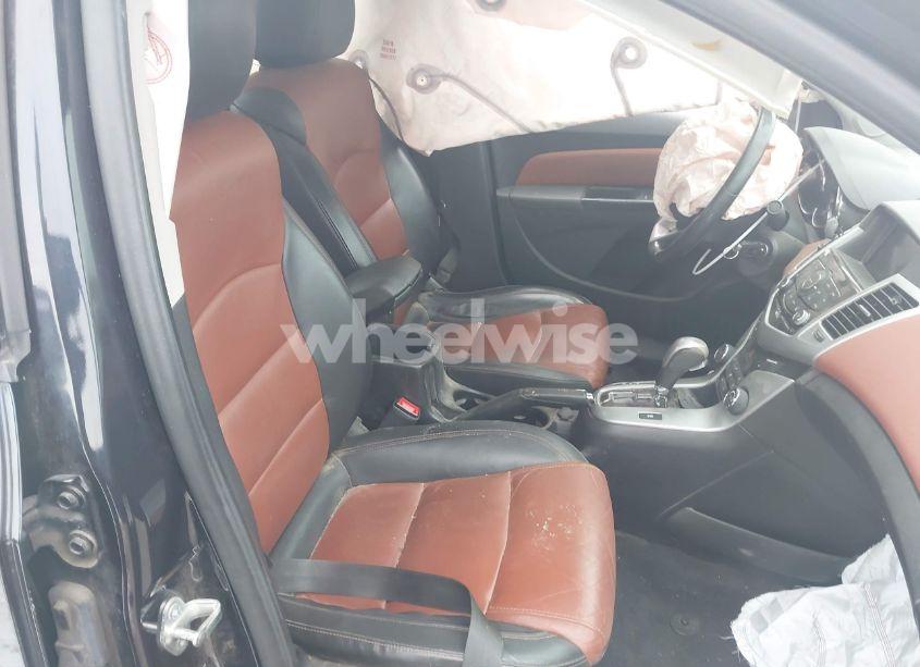 Photo 5 of 2014 Chevrolet Cruze 2LT AUTO (VIN 1G1PE5SB8E7206394)