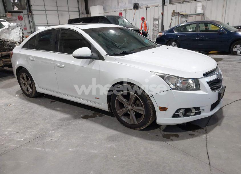 2014 Chevrolet Cruze 2LT AUTO (VIN 1G1PE5SB8E7278440) main photo