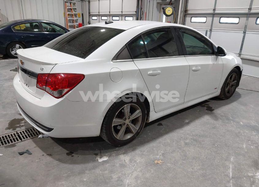 Photo 4 of 2014 Chevrolet Cruze 2LT AUTO (VIN 1G1PE5SB8E7278440)