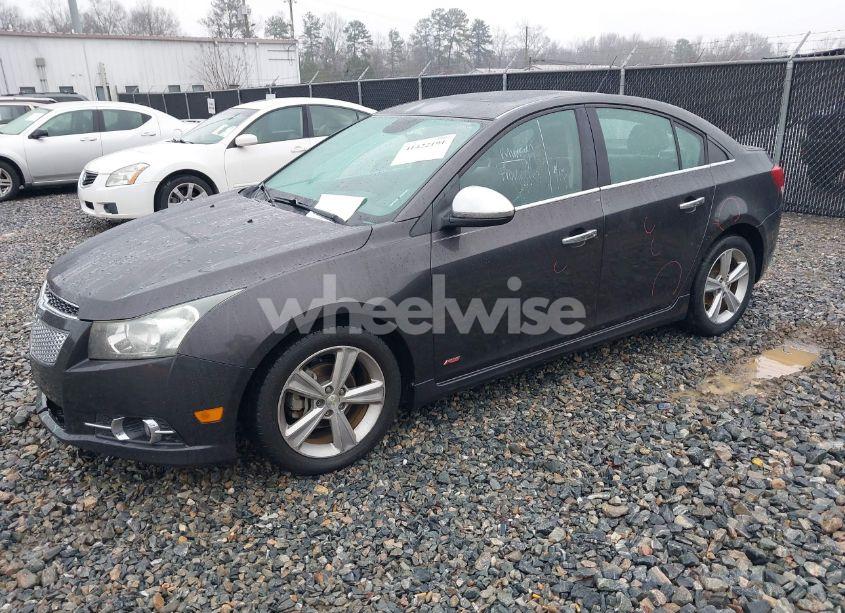 Photo 2 of 2014 Chevrolet Cruze 2LT AUTO (VIN 1G1PE5SB8E7316555)